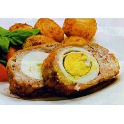 Рулет из мясного фарша с яйцом «Бычий глаз»