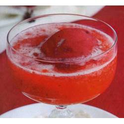 Клубничный суп с шампанским